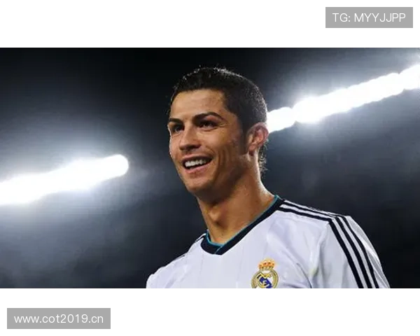 张志磊比赛外的豪宅有点奢侈，这生活跟绿茵场上判若两人啊