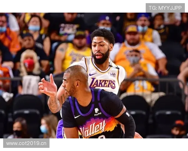 浓眉哥休赛期狂砸百万美元搞私人训练营，连厨师都配两个