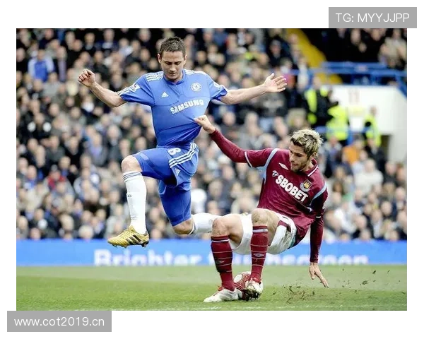 从边中结合到中路集中：曼城进攻结构的变化